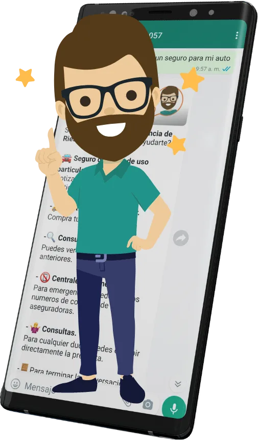 Karlos, el asistente virtual de Gerencia de Riesgos, con su celular